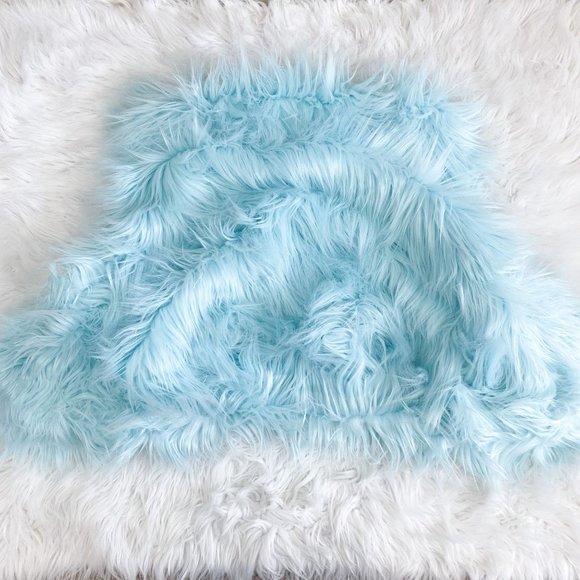 Pottery Barn Teen Faux Fur Boyfriend Lounge Around Pillow Cover Teal NEW - Picture 3 of 4